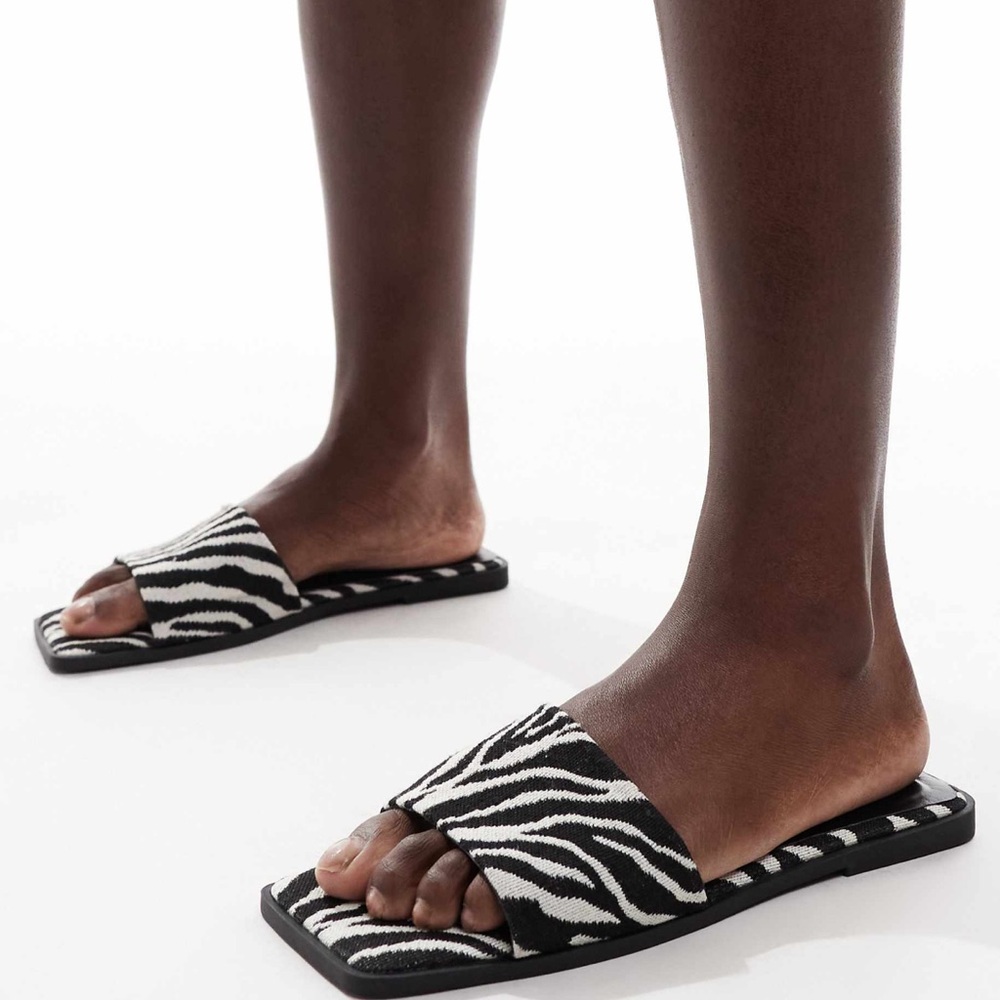Fig Square Toe Flat mule Sandals Zebra Print Women's Slide Sandals Size 8